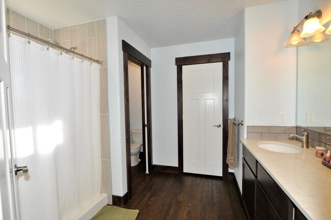 Building Photo - Canfield Mountain 3 bed 2.5 bath with loft...