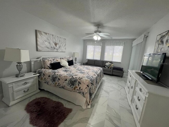 Building Photo - 5279 Willow Links