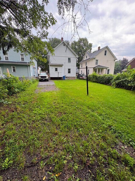 Building Photo - 87 Depew St