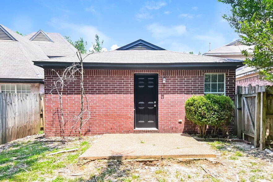 Building Photo - 7173 Charlton Way