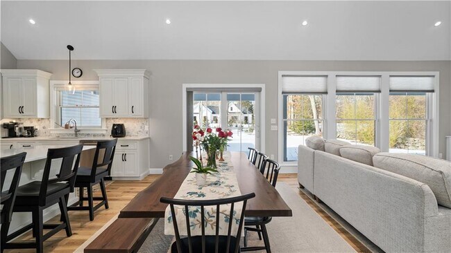 Building Photo - 1241 Saugatucket Rd