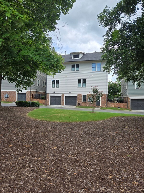 Building Photo - 2500 Marshall Pl