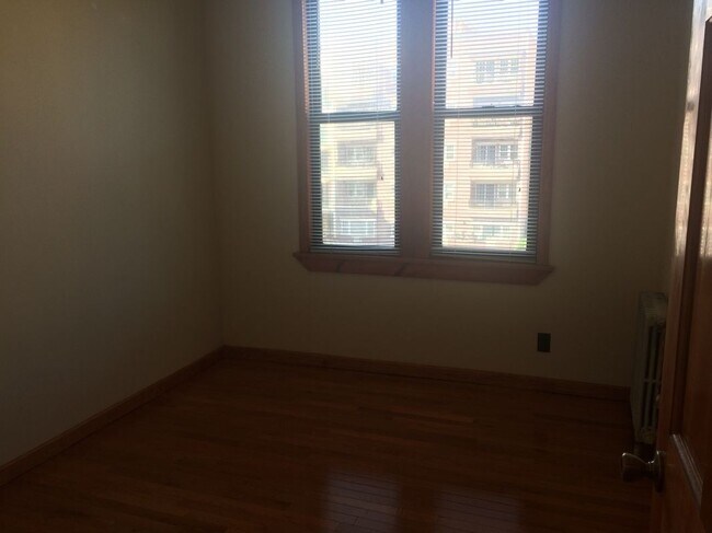 Building Photo - 2315 31st Ave