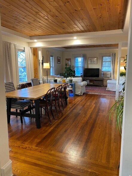 Building Photo - 67 Lawton Ave