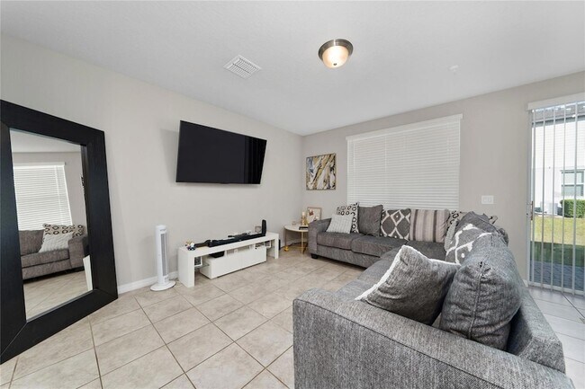 Building Photo - 2043 Harebell Ln