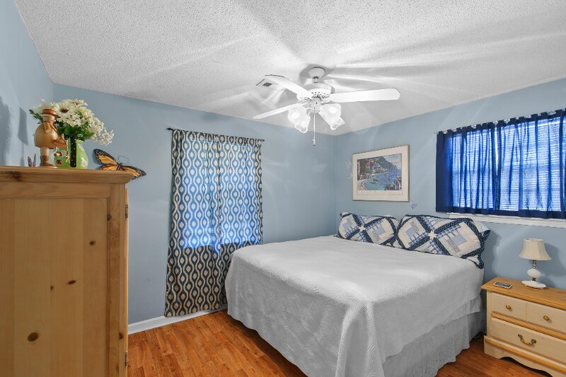 Building Photo - 202 Peartree Cir