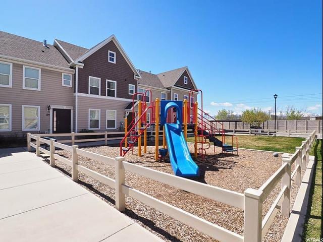 Building Photo - 183 Carrick Dr