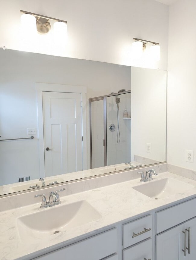 Building Photo - 1207 Marsalis Pl