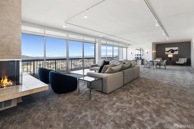 Building Photo - 2200 Sacramento St