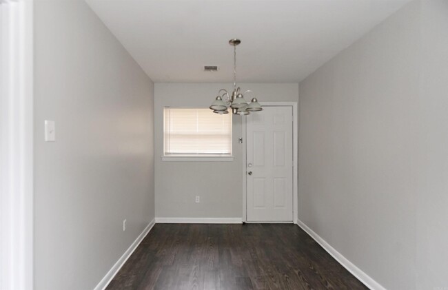 Building Photo - 7304 Dahlia Dr