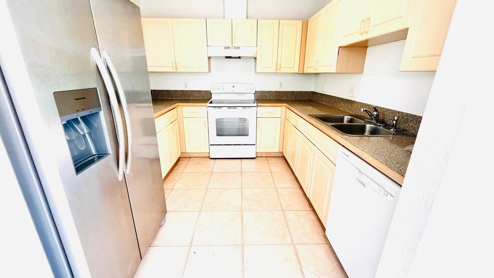 Building Photo - 1436 Hawthorne Pl