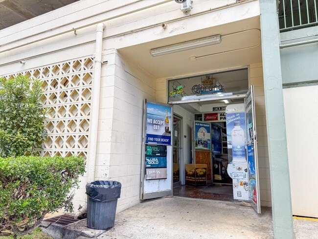 Building Photo - 2211 Ala Wai Blvd