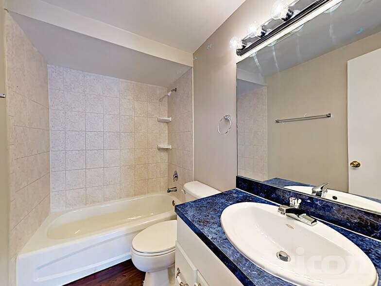 Building Photo - 8508 Woodhurst Dr