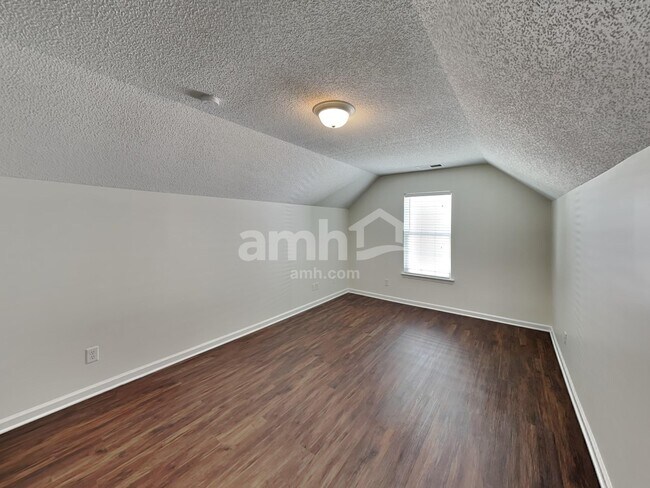 Building Photo - 183 Everett Park Dr