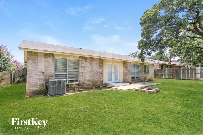Building Photo - 3501 Palomino Dr