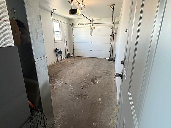 Building Photo - 1500 E 26th St