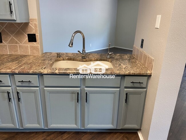 Building Photo - 2439 Karat Dr