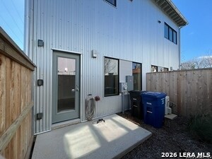 Building Photo - 1107 S Cherry St