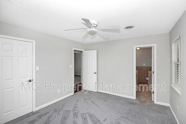 Building Photo - 141 Brookshire Dr