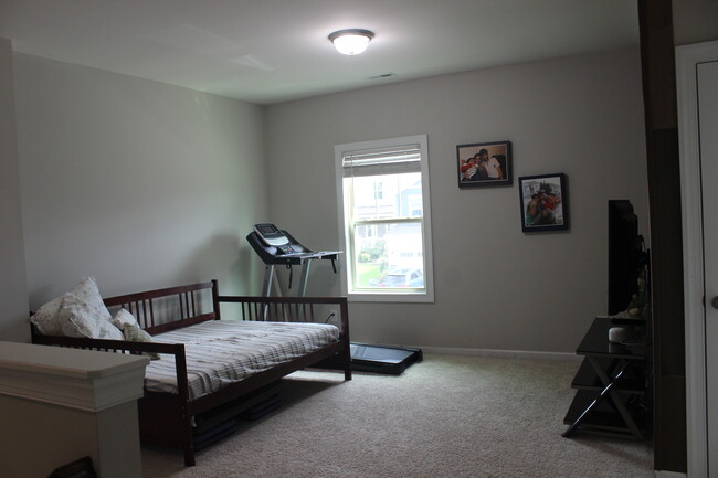 Building Photo - 1420 Tinos Overlook Way
