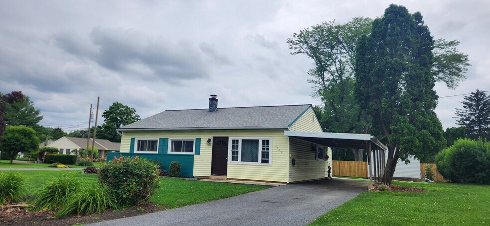 Building Photo - 2527 Valley Road