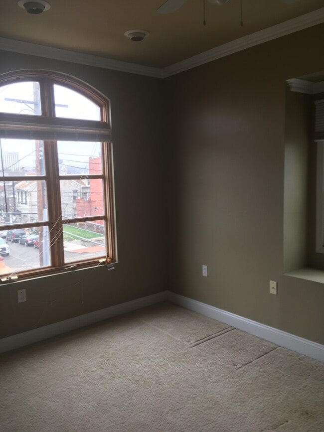 Building Photo - 68 S 11th St