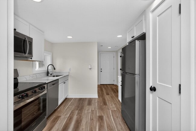 Building Photo - Newly Updated!! 3 Bedroom, 1 Bathroom Home in Des Moines!