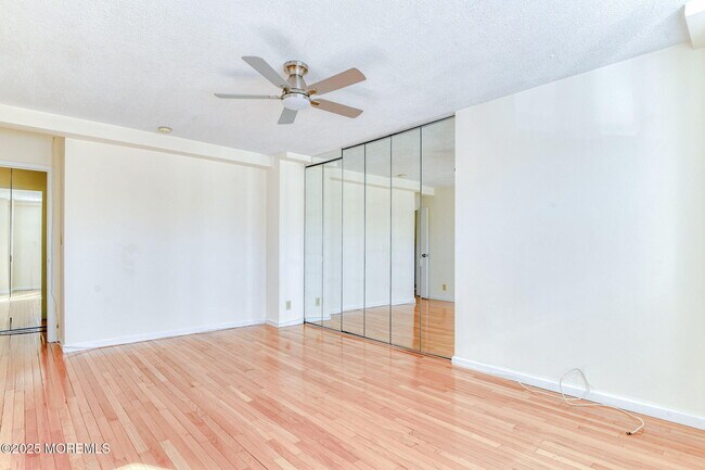 Building Photo - 510 Deal Lake Dr