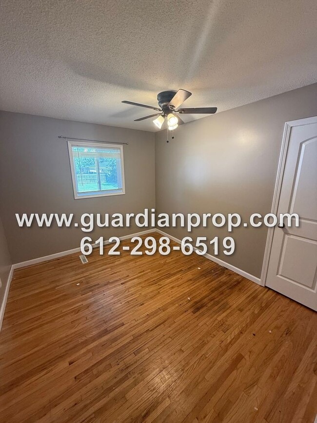 Building Photo - Cottage Grove House Available Now, Lower F...