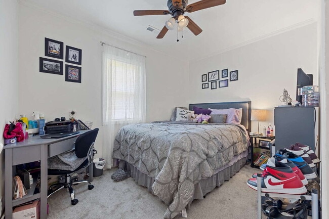 Building Photo - Now Showing for August 6th Move-In