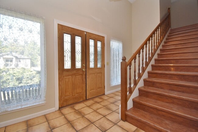 Building Photo - $4,095 / 4 BR -2754 SF - GORGEOUS, HUGE CA...