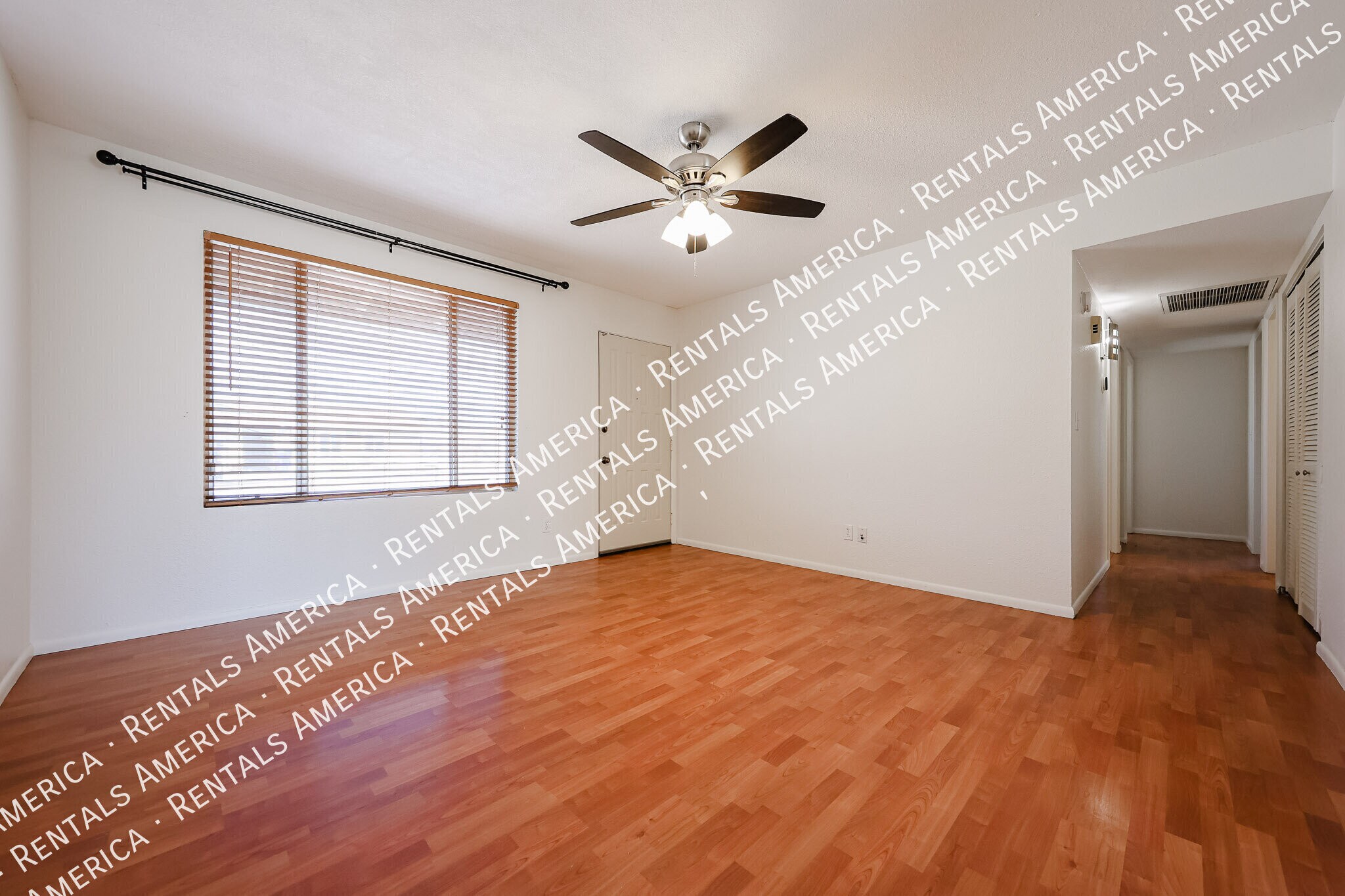 Building Photo - 719 W Palomino Dr