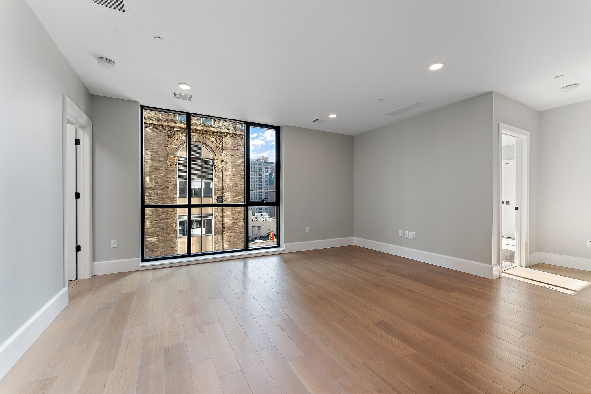 Building Photo - 350 Oliver Ave