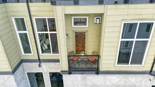 Building Photo - Portal Condominiums ~ Queen Anne