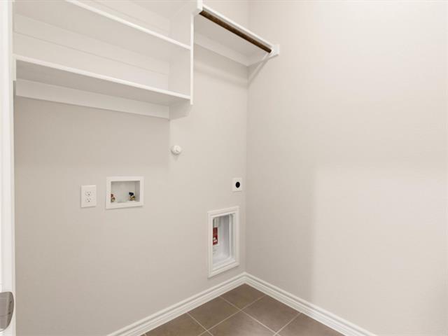 Building Photo - 7001 Mapleshade Way