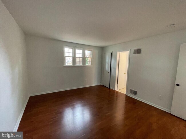 Building Photo - 14402 Cool Oak Ln