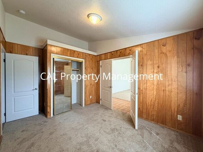 Building Photo - Rare 4 bedroom 2 bath rental in Pine Meadow Estates King City!