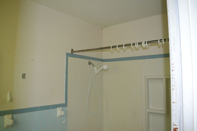 Building Photo - 138 Cypress Cir