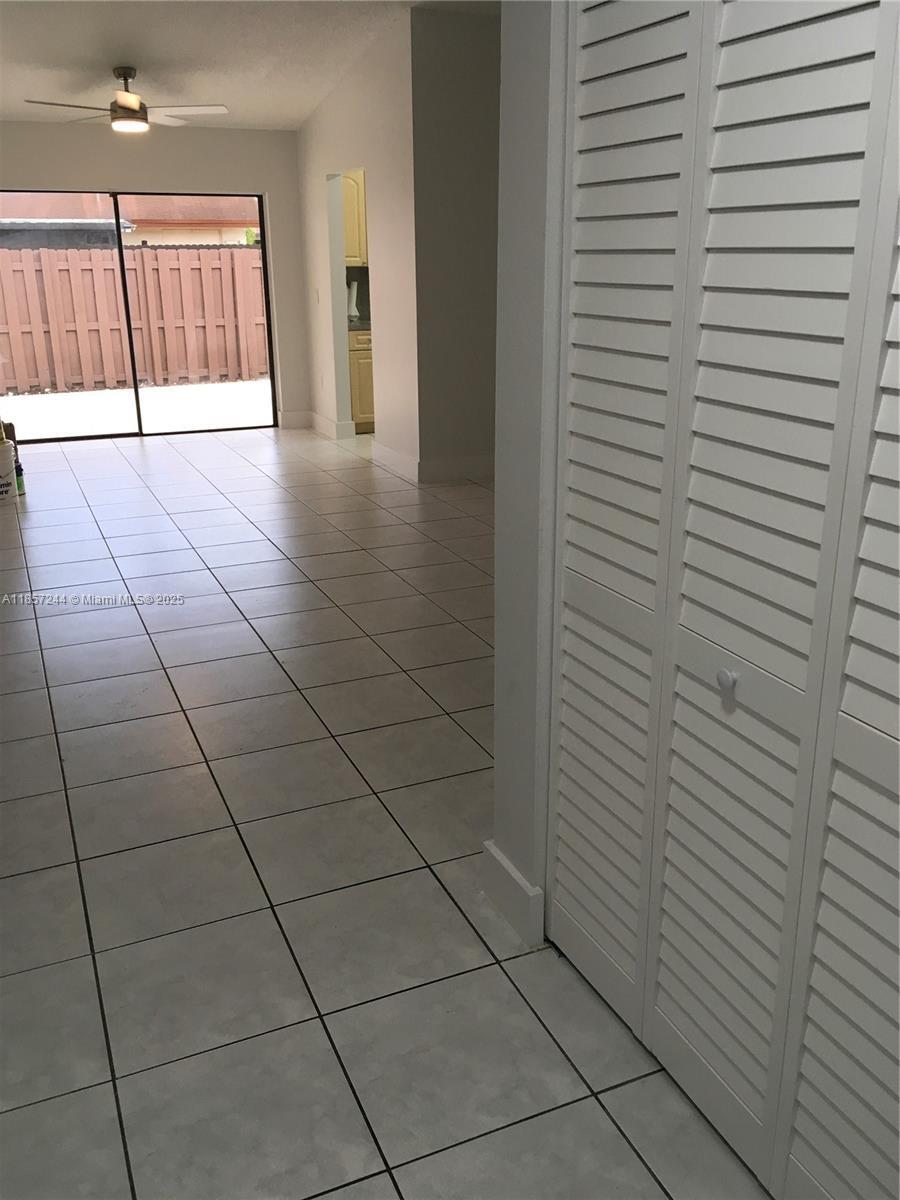 Building Photo - 5221 SW 139th Avenue Rd