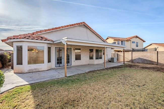 Building Photo - Beautifully Updated 4-Bedroom Home with Easy Access to Loop 101!