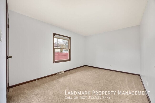 Building Photo - 654 Cambridge Ave