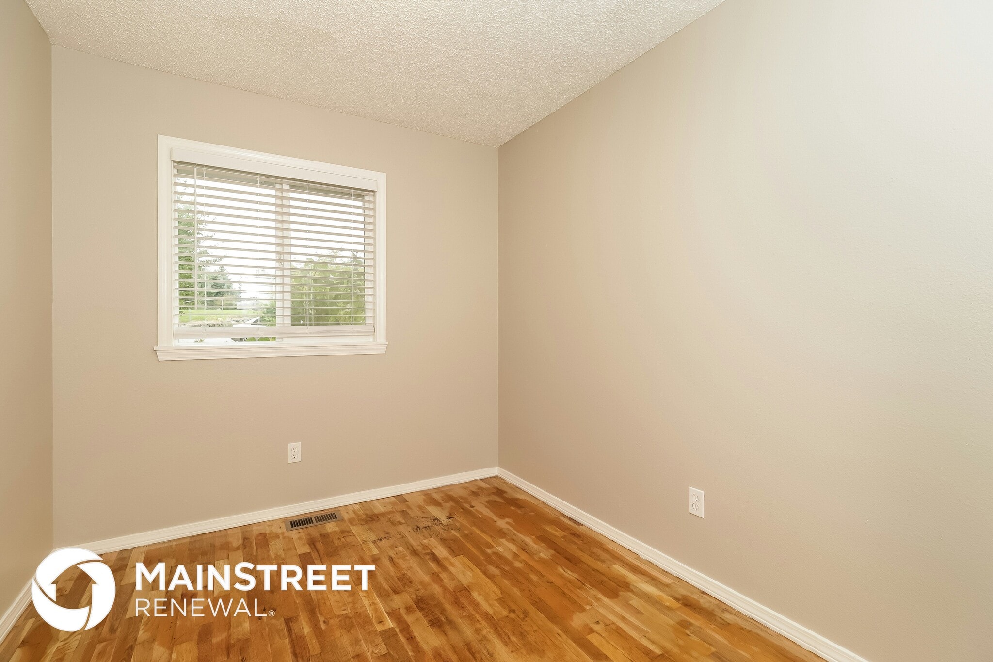 Building Photo - 4202 79th Ave W