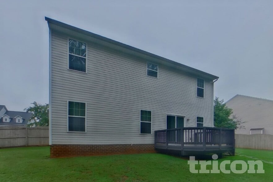 Building Photo - 246 Bridgeport Rd