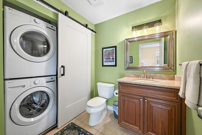 Building Photo - 1420 Ocean Way