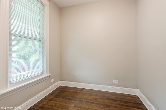 Building Photo - 3821 N Whipple St
