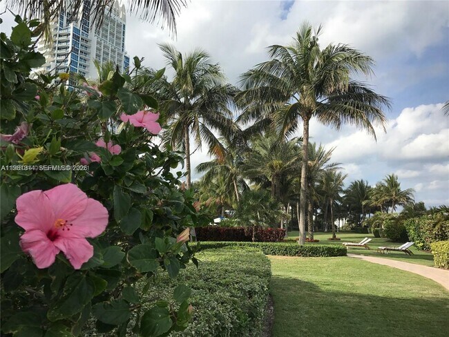 Building Photo - 100 South Pointe Dr