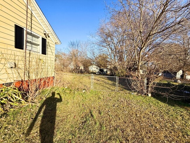 Building Photo - 302 G St