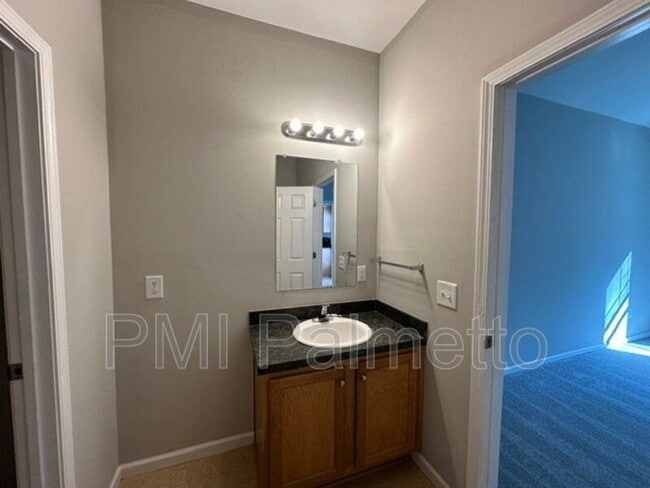 Building Photo - 108 Fairview Park Dr