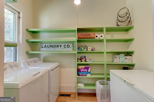 Building Photo - 127 Wilkins Rd