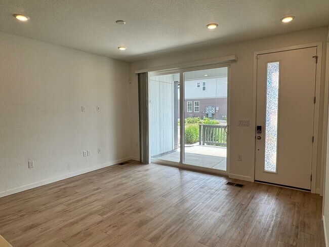 Building Photo - 7348 W Asbury Dr
